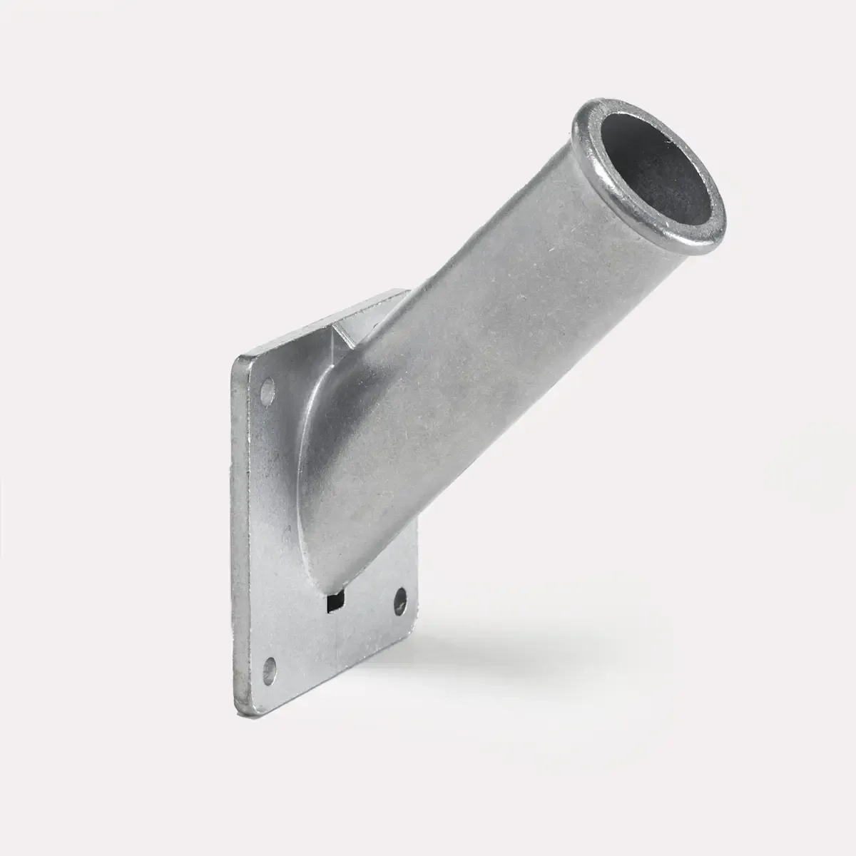 Wall-mounted flagpole holder